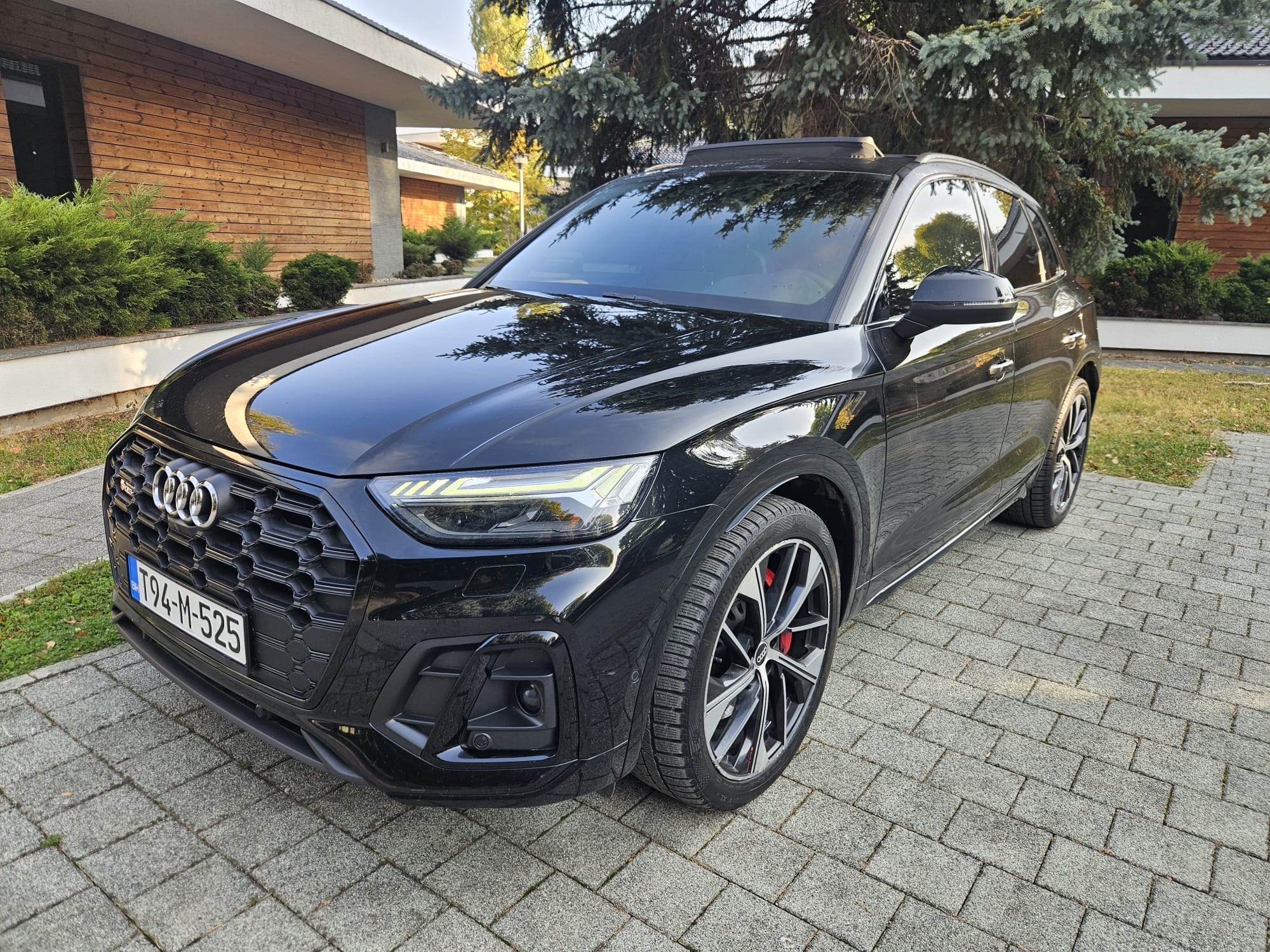 Audi SQ5 Quattro – prednji bočni pogled