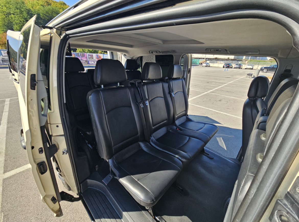 Udobna kožna sjedišta u Mercedes Vito vozilu